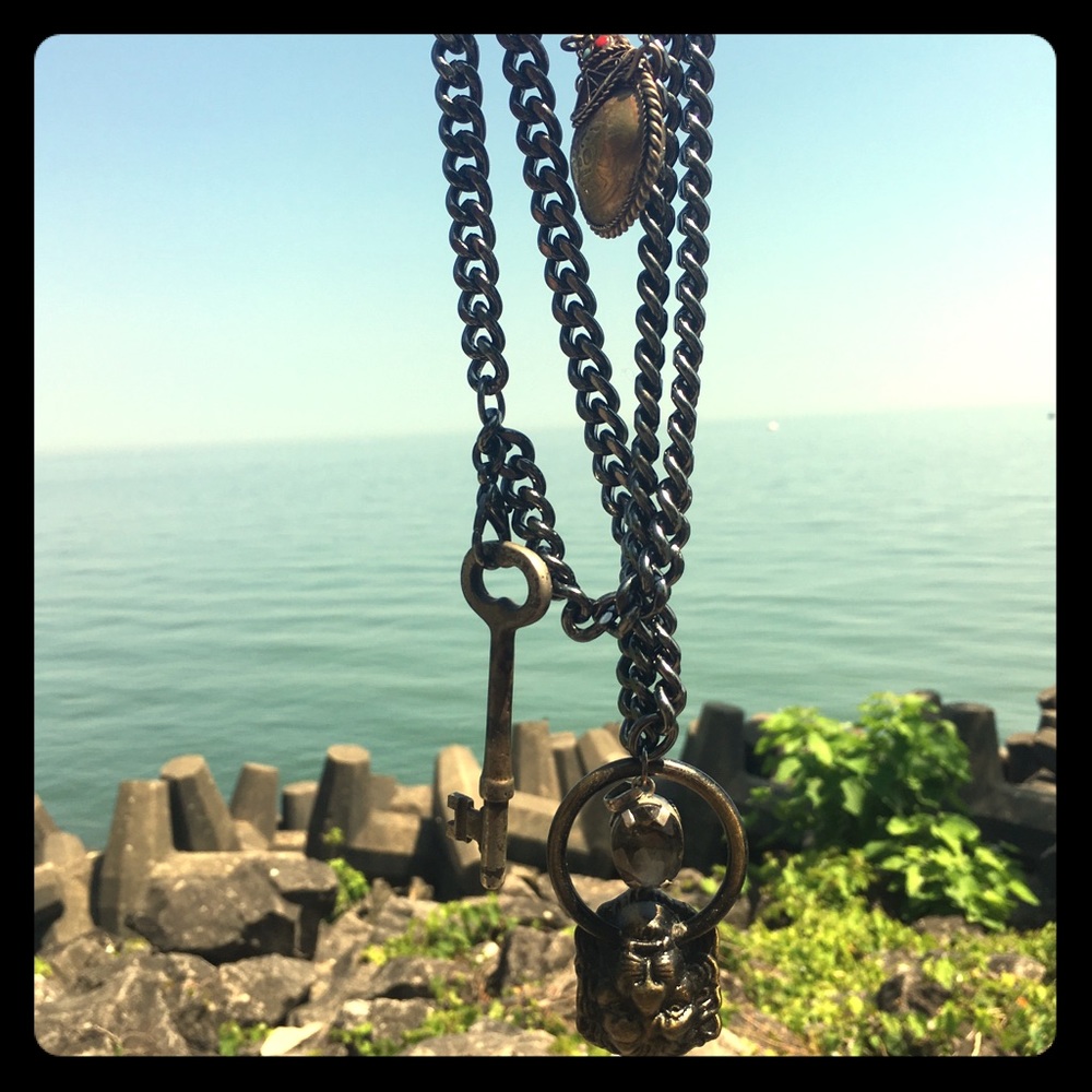 vintage charm heavy chain necklaces.1 choker 2long